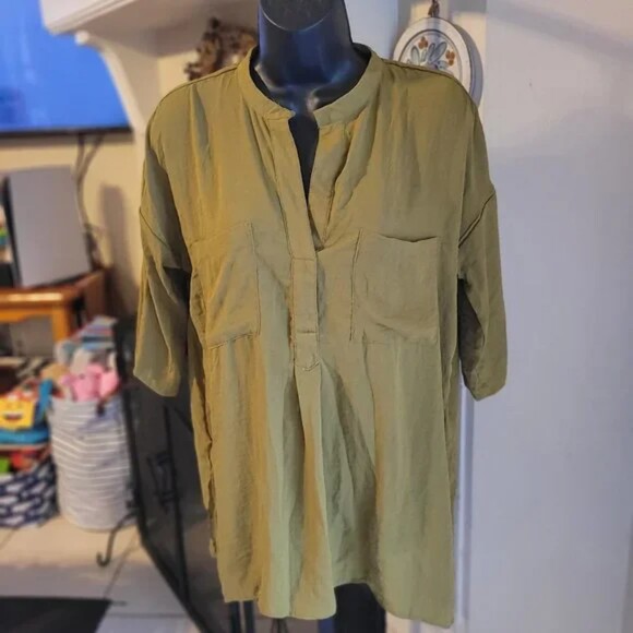 H&M Green Half Sleeve Tunic/Blouse Size XS - Picture 3 of 3